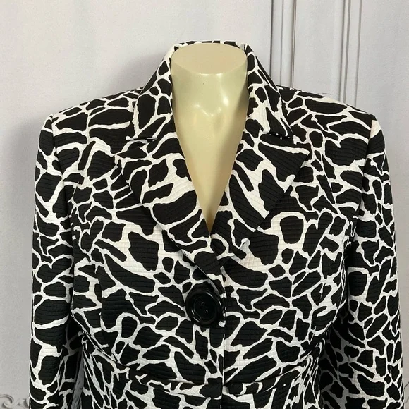 Liz Claiborne Suits Black & White Animal Print Short Coat Size 10 Blazer Pre♥️’d - Picture 4 of 5